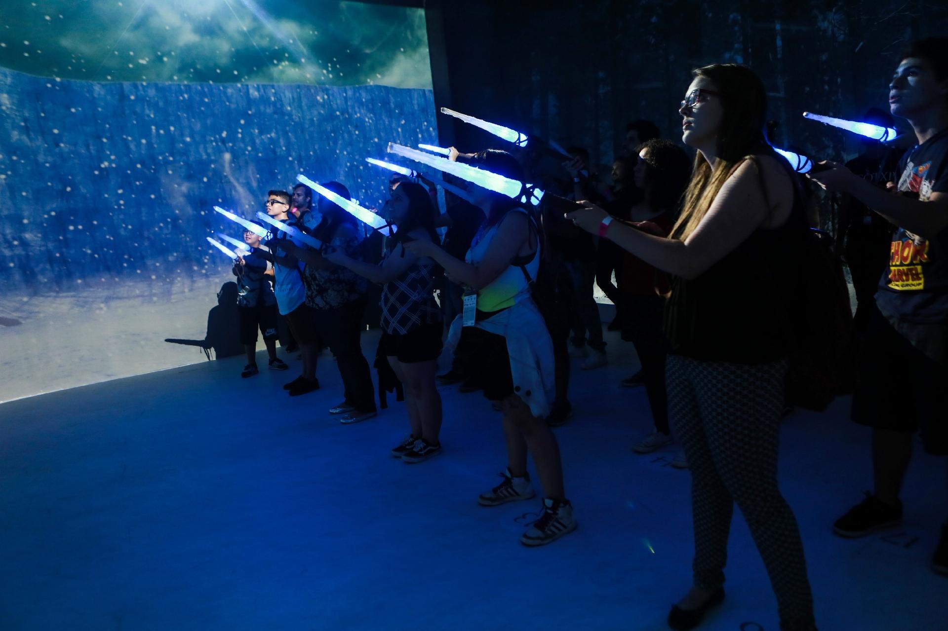 Comic Con Experience oferece experiências interessantes para fãs de séries variadas nos estandes do festival - Iwi Onodera/ UOL