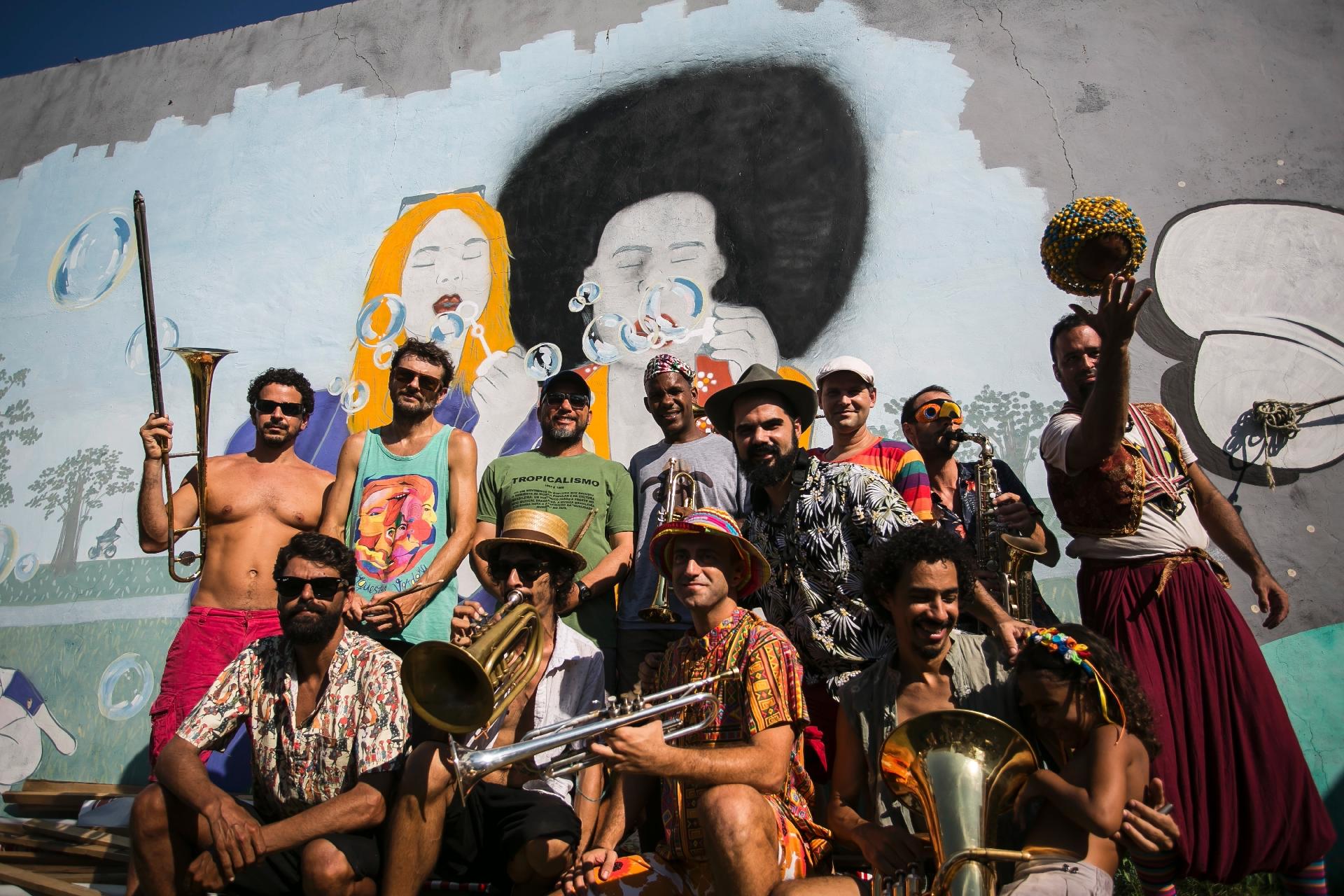 Orquestra Voadora desfila no Aterro do Flamengo no Carnaval - Bruna Prado/UOL