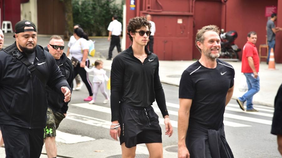 O cantor Shawn Mendes passeando pela ruas do Jardins - Marcello Sá Barretto/Ag News