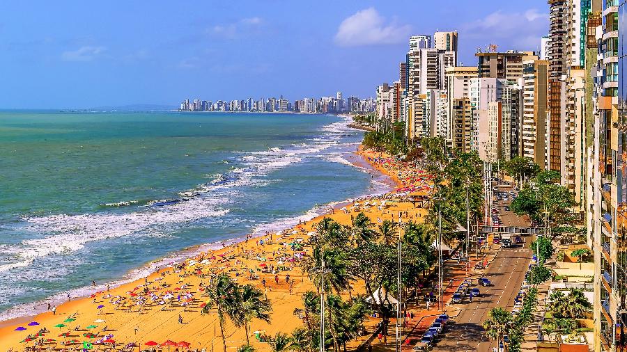 O banho de mar estará liberado na orla do Recife, mas segue proibida a utilização de guarda-sol e cadeiras na praia - Getty Images/iStockphoto