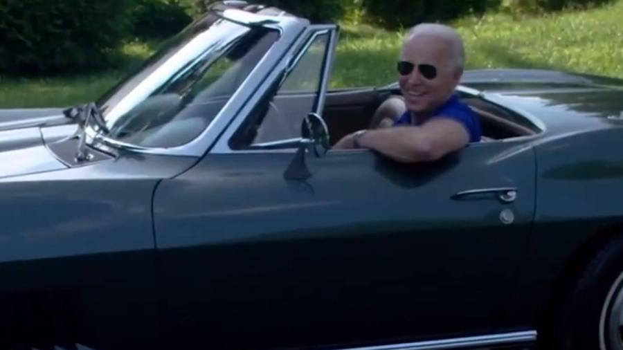 Joe Biden com Chevrolet Corvette Stingray 1967