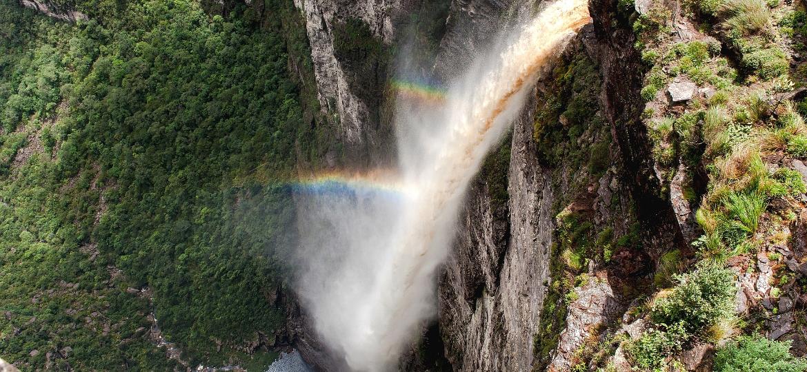 Cachoeira na Chapada Diamantina ou cenários místicos na dos Veadeiros? - Getty Images/iStockphoto