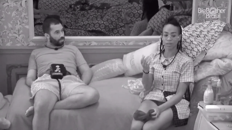 BBB 21: Karol fala sobre Juliette no quarto colorido - Reprodução/Globoplay - Reprodução/Globoplay