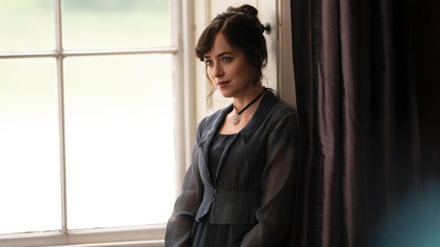 Dakota Johnson em "Persuasão", adaptação de Jane Austen para Netflix - Reprodução/Netflix