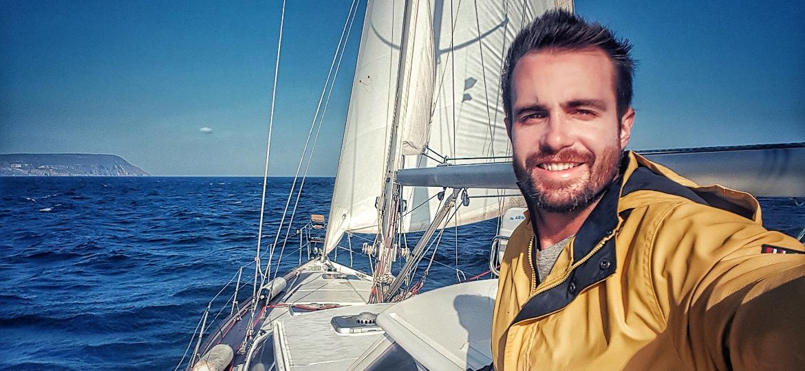 Max Fercondini velejou sozinho por cerca de 32 mil quilômetros durante os anos da aventura - Arquivo pessoal