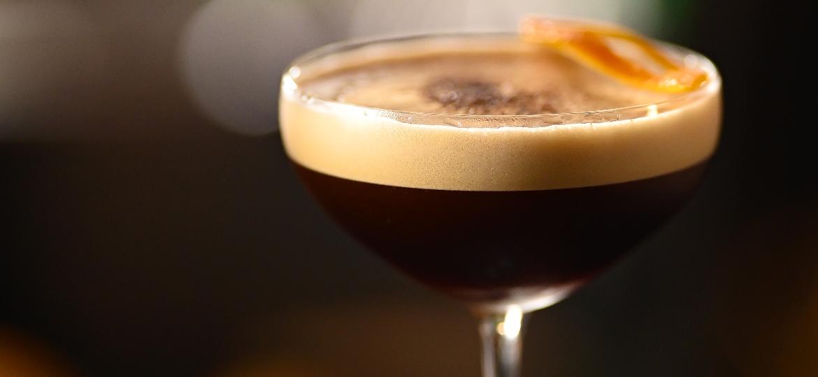 Espresso Martini, do Watanabe: drinque está em alta no Brasil - Israel Pinheiro