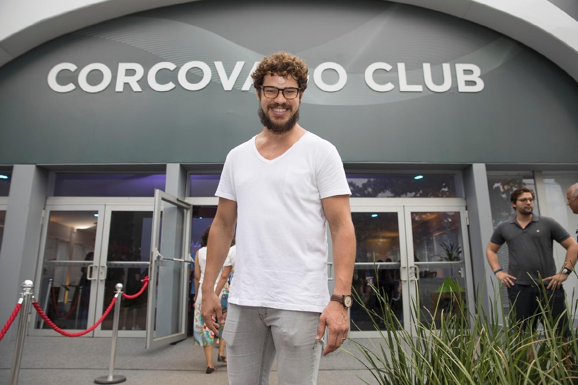 Barbudo e mais magro, o ator José Loreto quase passou desapercebido do torneio de tênis e disse que gostaria de ter mais tempo livre para poder praticar o esporte - Felipe Panfili/Divulgação