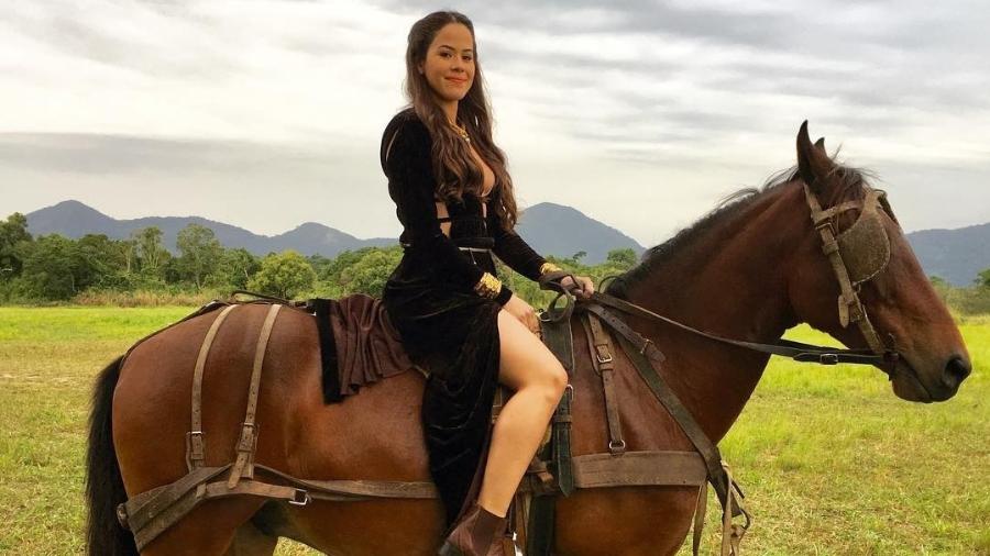 A dublê Lai Nascimento substitui Bruna Marquezine em "Deus Salve o Rei" - Reprodução/Instagram