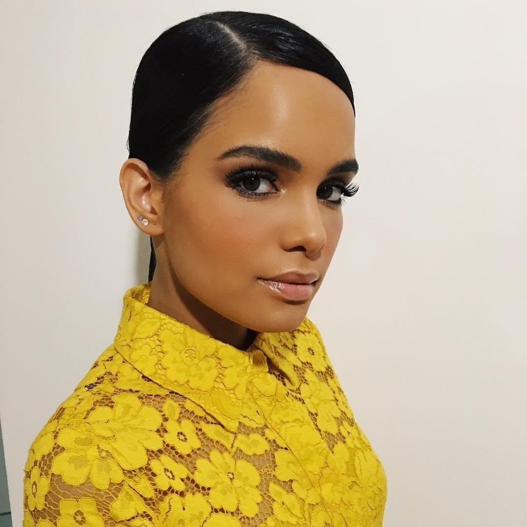 Carol Macedo caprichou no make para a festa de "O Tempo não Para" - Reprodução/Instagram