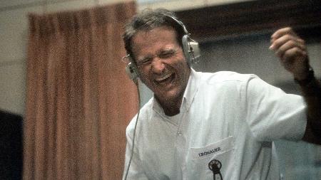 Robin Williams no papel de Adrian Cronauer em "Bom Dia, Vietnã" (1987) - Reprodução