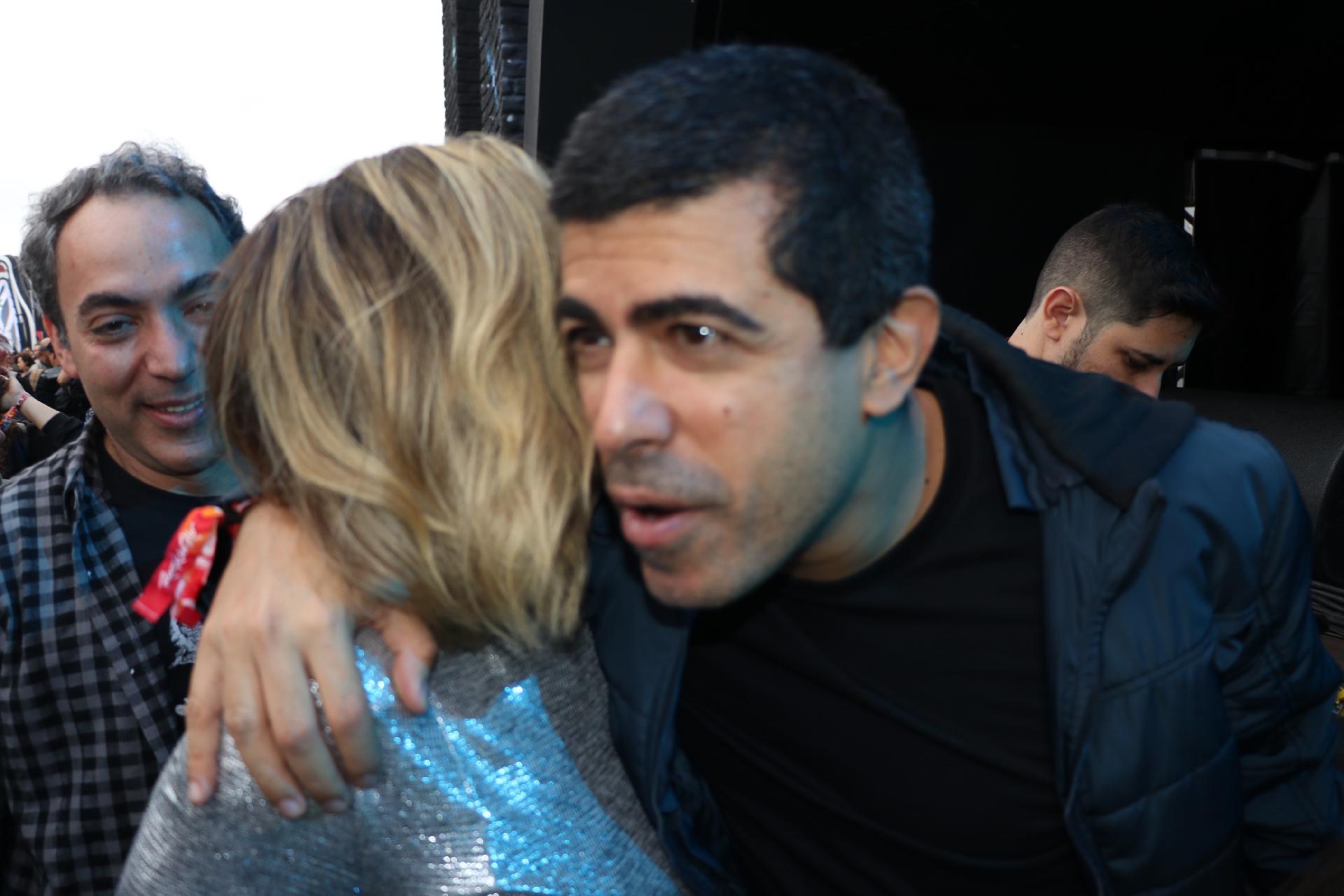 Marcius Melhem e Flávia Alessandra se comprimentam no show do Rock in Rio 2019 - Rogério Fidalgo/AgNews