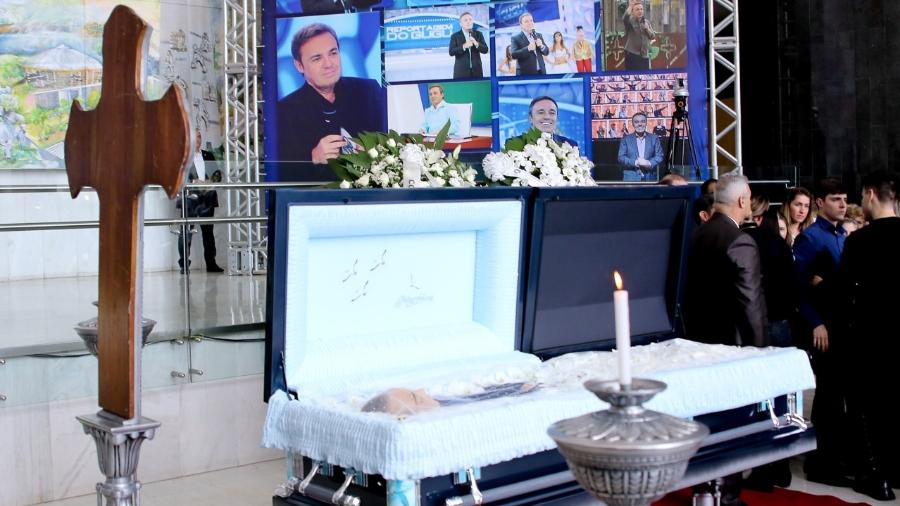 Corpo de Gugu Liberato foi exibido em caixão aberto durante velório - Francisco Cepeda e Thiago Duran/AgNews