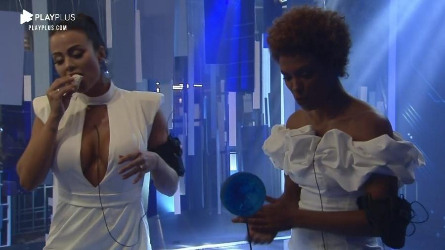 A Fazenda 2020: Victória e Lidi na pista - Reprodução/PlayPlus