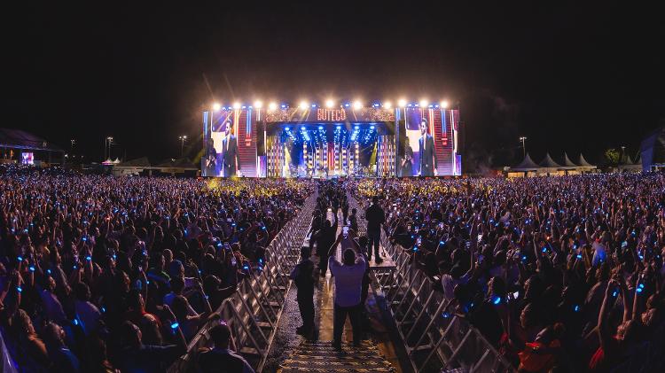Publico de mais de 28 mil pessoas assiste ao primeiro show da turnê Buteco Despedida, de Gusttavo Lima, em Cuiabá