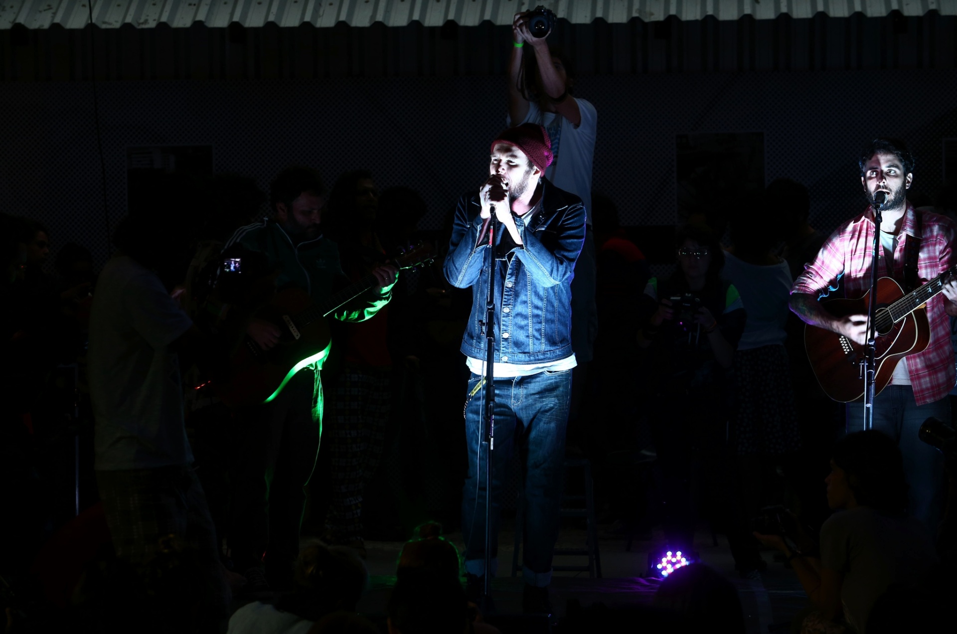 18.mai.2016 - Atração musical da ocupação do Palácio Capanema, no centro do Rio, o músico Otto criticou o rebaixamento do Ministério da Cultura a secretaria subordinada ao Ministério da Educação e o afastamento da presidente Dilma Rousseff - Wilton Junior/Estadão Conteúdo