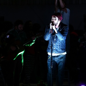 18.mai.2016 - Atração musical da ocupação do Palácio Capanema, no centro do Rio, o músico Otto criticou o rebaixamento do Ministério da Cultura a secretaria subordinada ao Ministério da Educação e o afastamento da presidente Dilma Rousseff - Wilton Junior/Estadão Conteúdo