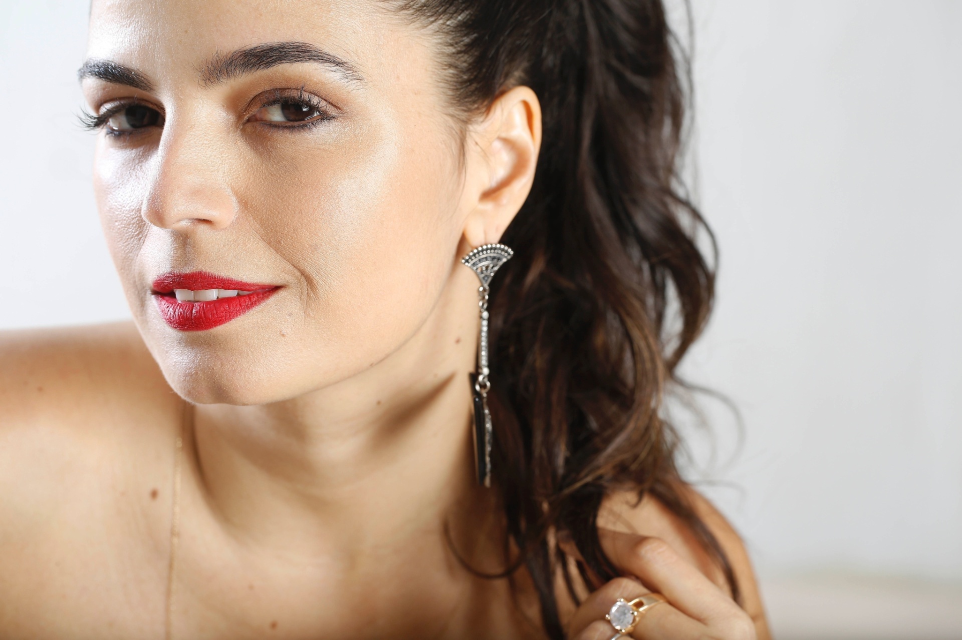 Aos 40 anos, a cantora e atriz Emanuelle Araújo finalmente lança o primeiro disco solo "O Problema é a Velocidade" - Marcos Pinto/UOL