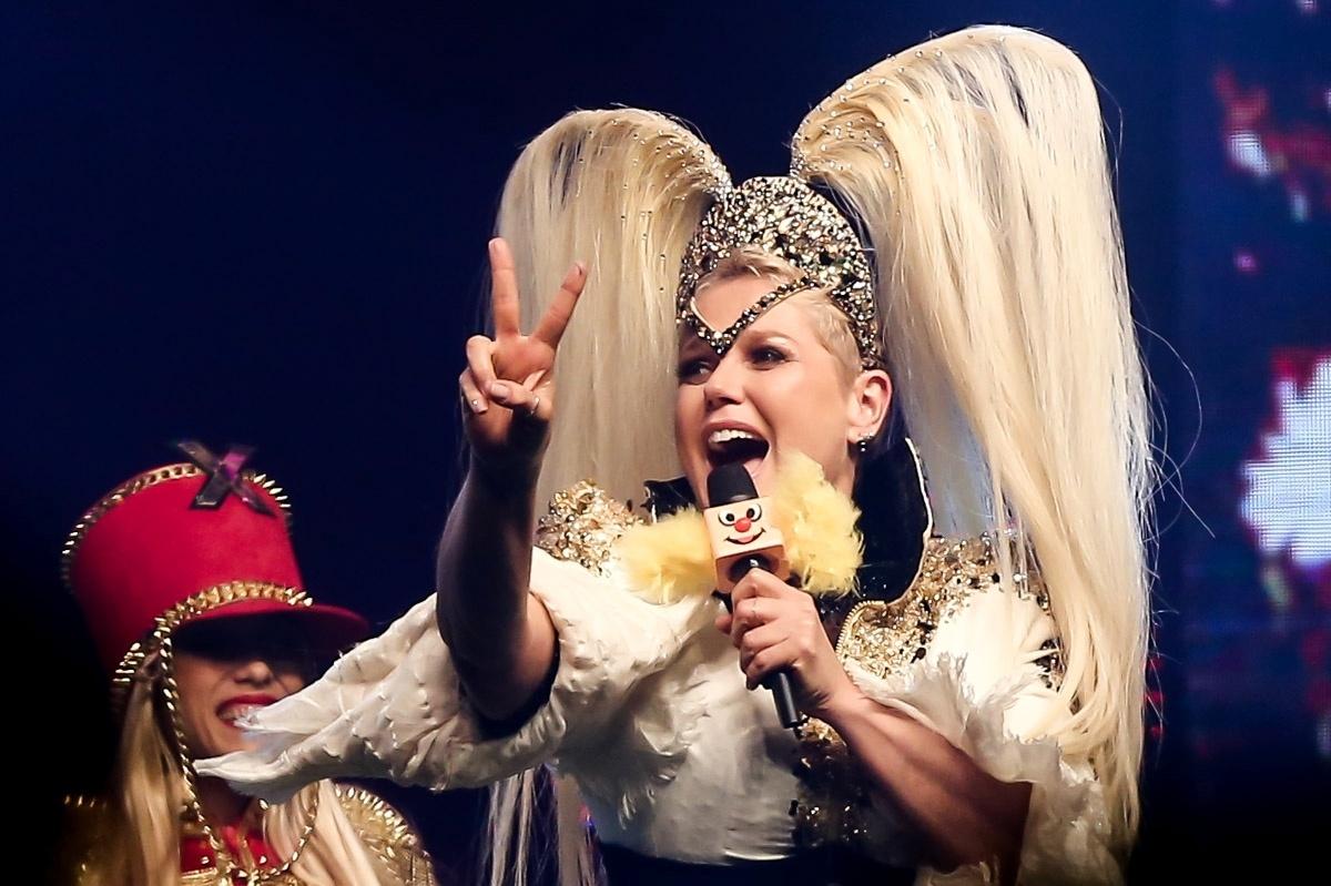 2.dez.2016 - Com direito a nave, paquitas e até "paquidrags", Xuxa traz a São Paulo seu Chá da Xuxa (versão da balada Chá da Alice), em apresentação única. Na seleção musical não ficam de fora sucessos como "Ilariê", "Lua de Cristal" e "Planeta Xuxa" - Manuela Scarpa/ Brazil News