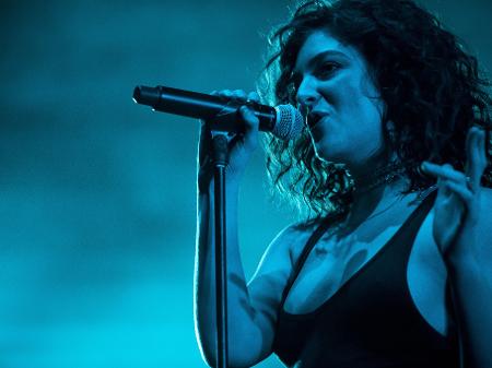 A cantora Lorde no palco em um show na Dinamarca em 2017 - Red Bull Content Pool/Divulgação