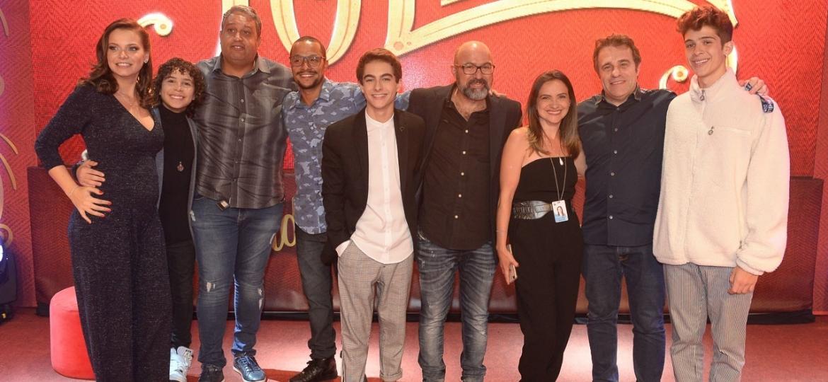 Elenco se reúne em São Paulo para acompanhar estreia de "Poliana" - Imagem/AgNews