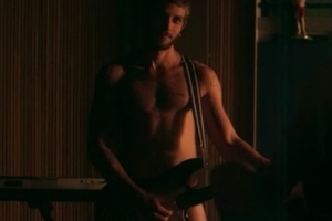 Ícaro (Chay Suede) também sensualizou em transa com Rosa (Leticia Colin) - Reprodução/Globo - Reprodução/Globo