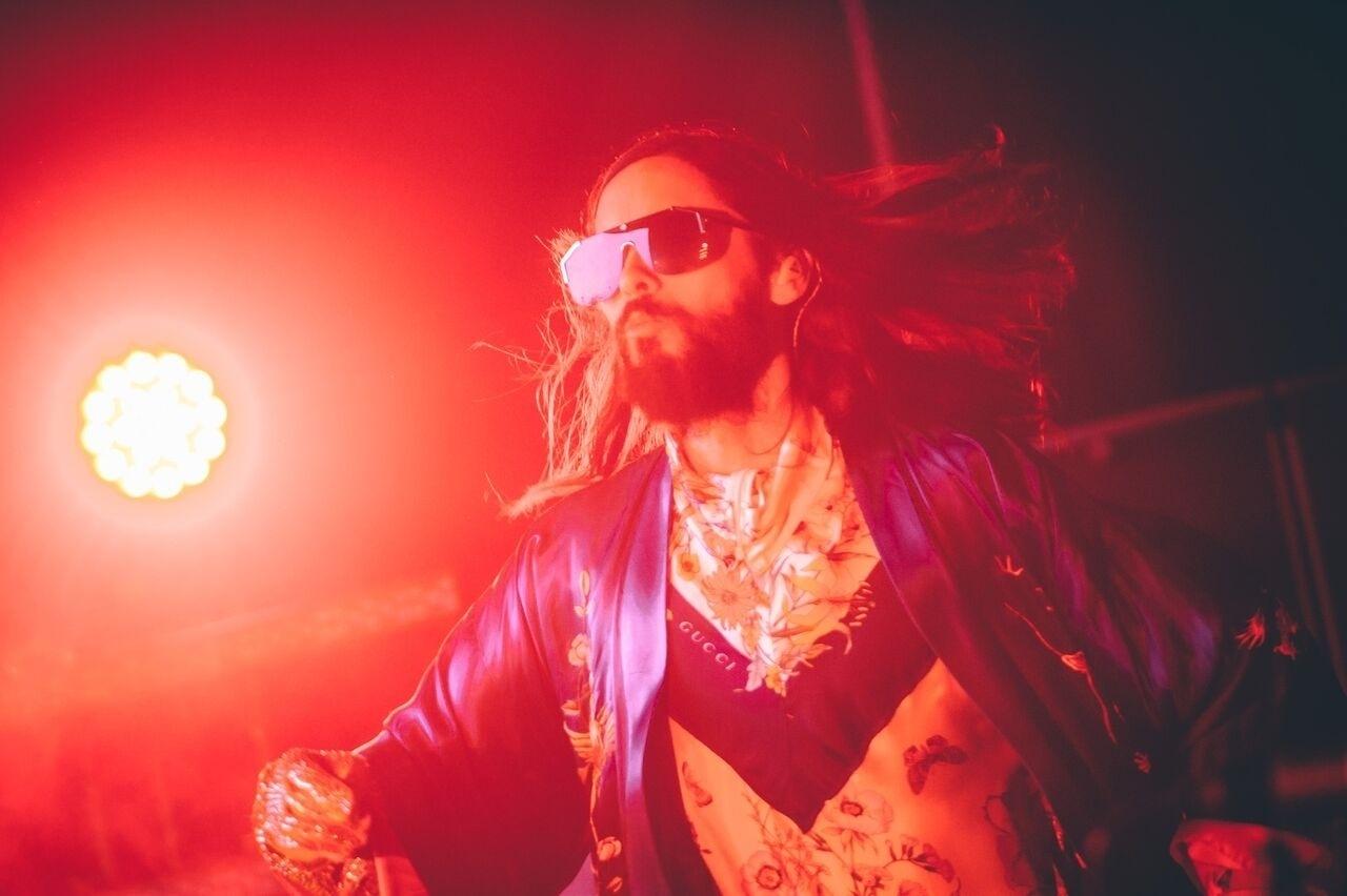 Jared Leto agita o público de São Paulo, no Espaço das Américas, no show do Thirty Seconds To Mars desta quinta-feira (27) - Stephan Solon/Divulgação