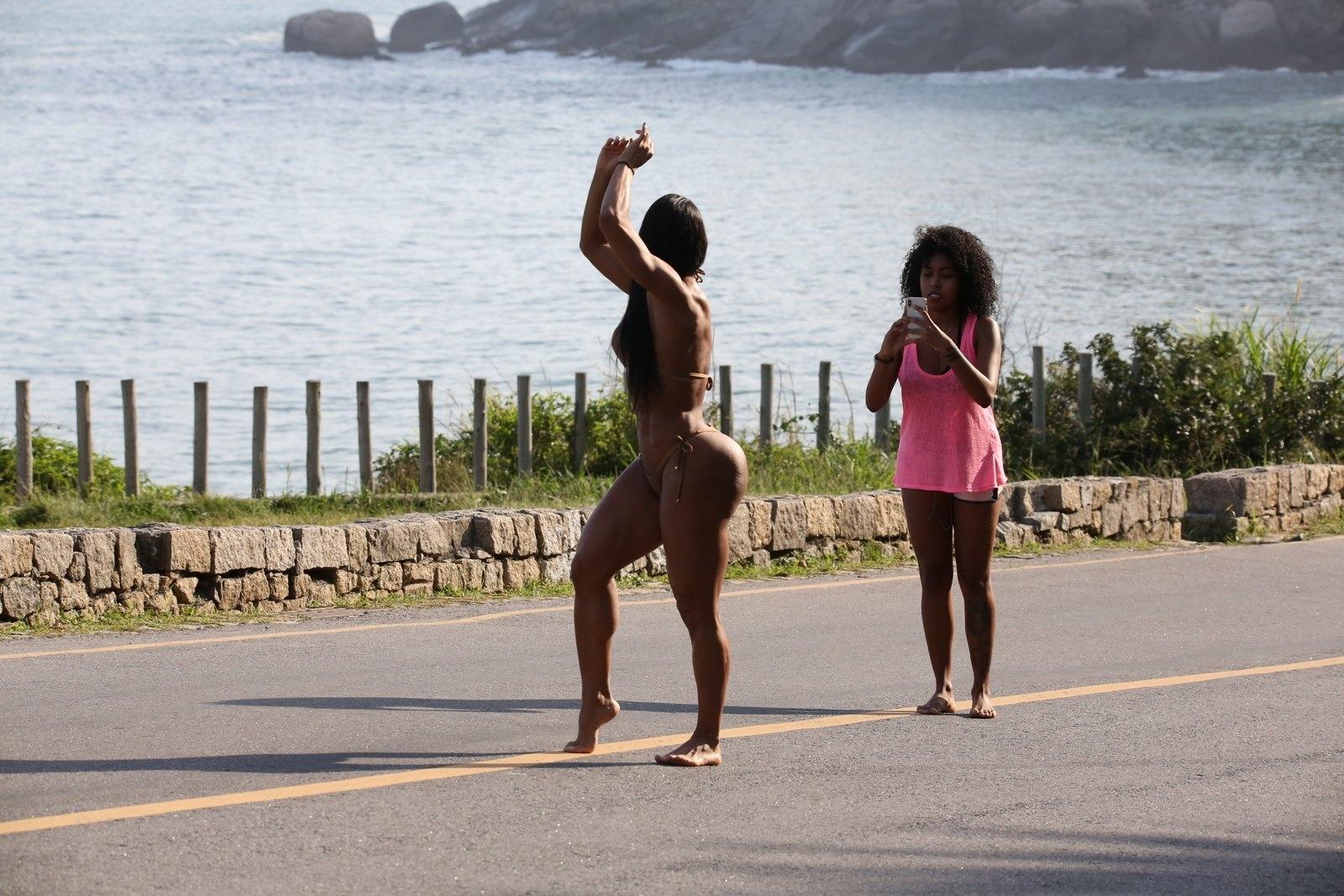 Levanta o braço aí, Gracy - AgNews