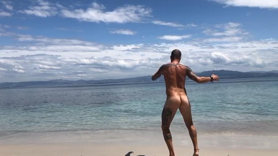 Paulinho Vilhena publica vídeo nu em praia na Espanha - Reprodução/Instagram