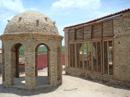 Detalhes de portas e cobogós do projeto A Gente Transforma - Tatiana Cardeal/Divulgação - Tatiana Cardeal/Divulgação