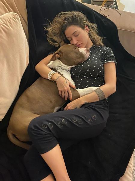 Gabriela Pugliesi publicou fotos com o cachorro, Buda - Reprodução/Instagram - Reprodução/Instagram