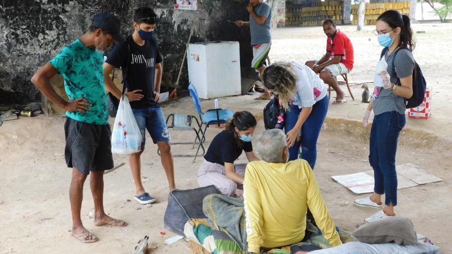 Reintegra Saúde leva um grupo de médicos para realizar, uma vez no mês, atendimentos nas rua - Divulgação