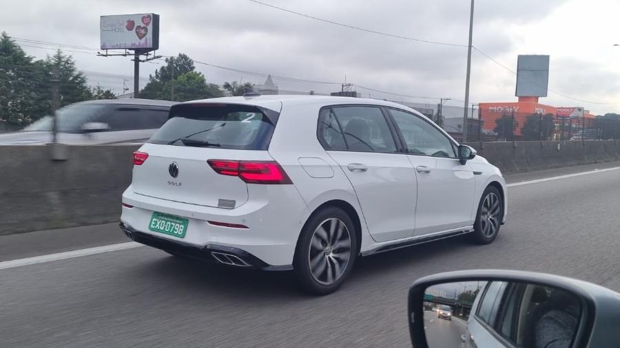 Volkswagen Golf MK8 é flagrado circulando na rodovia Anchieta, no ABC paulista - Leandro Osti/Arquivo Pessoal