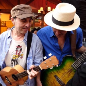 Zeca Baleiro e João Suplicy durante gravação de videoclipe em São Paulo - Ali Karakas - Ali Karakas