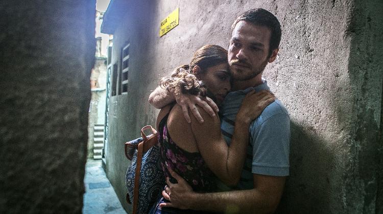 Bibi (Juliana Paes) ajuda Rubinho (Emilio Dantas) a fugir da prisão em "A Força do Querer" - Raquel Cunha/TV Globo - Raquel Cunha/TV Globo