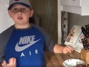 Harrison registra seu novo estilo de vida nas redes sociais. - BBC - BBC