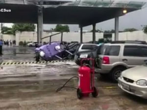 Helicóptero da RedeTV! cai no estacionamento da emissora - Reprodução/RedeTV! - Reprodução/RedeTV!