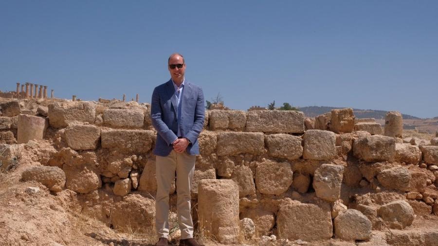 Príncipe William nas ruínas de Jaresh, na Jordânia - Reprodução/Twitter/KesingtonRoyal