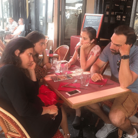 Tadeu Schmidt com a mulher, Ana Cristina, e as filhas, Laura e Valentina - Reprodução/Instagram