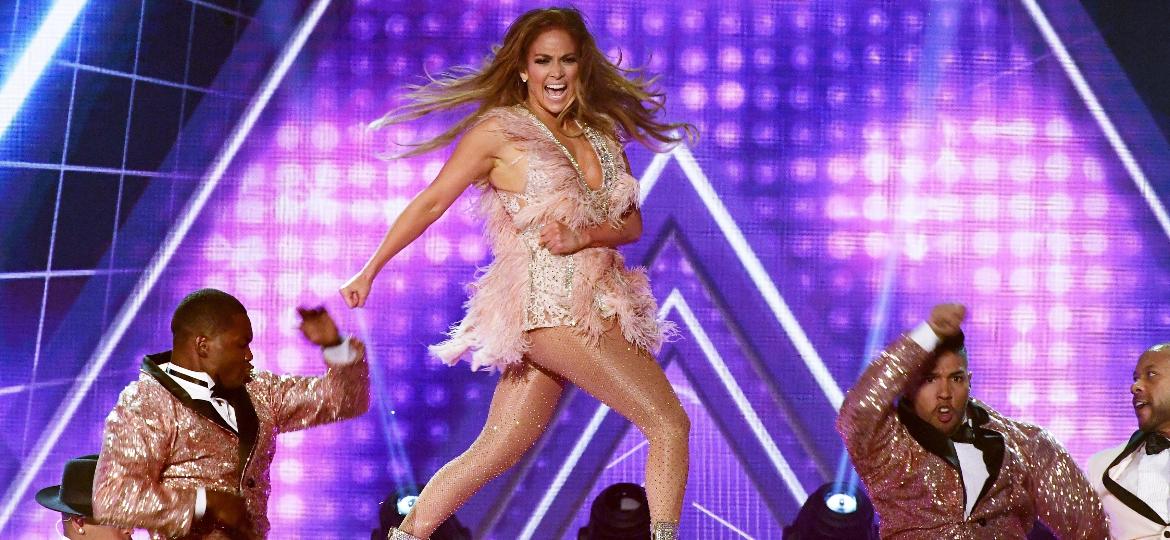 Jennifer Lopez se apresenta no Grammy 2019 - Getty Images