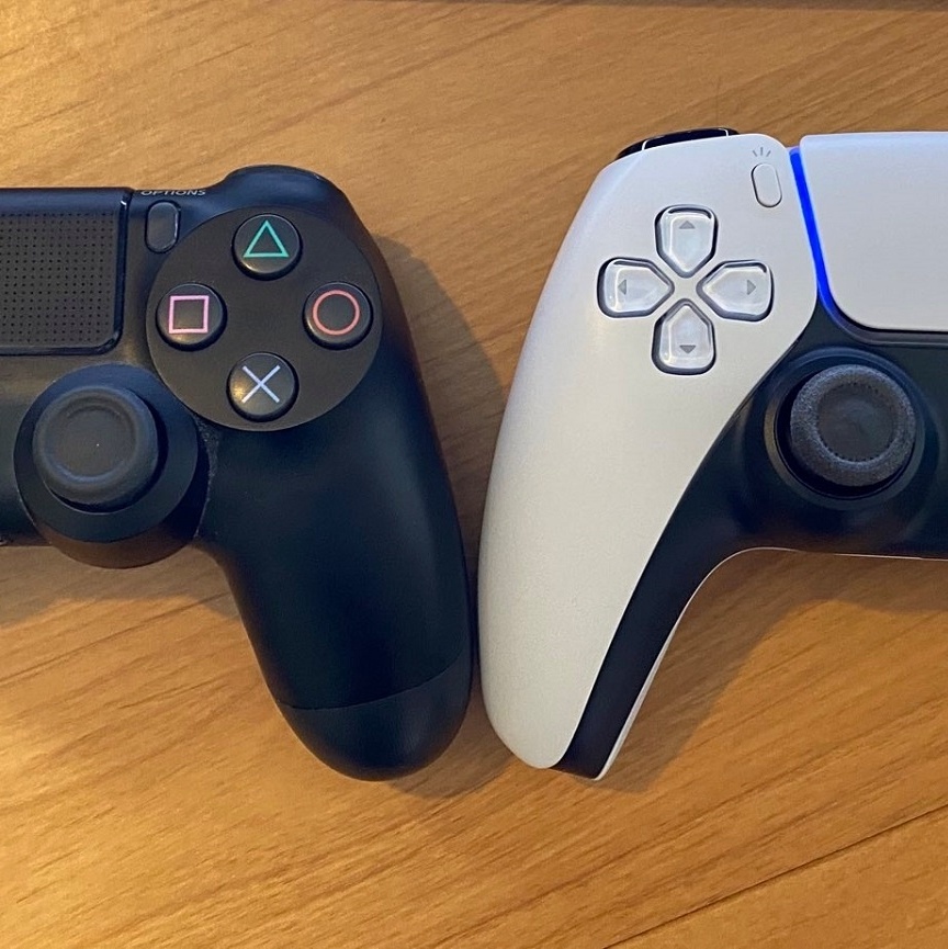 Console Playstation 5 - PS5 + 2 Controles Dualsense Playstation 5 em  Promoção na Americanas