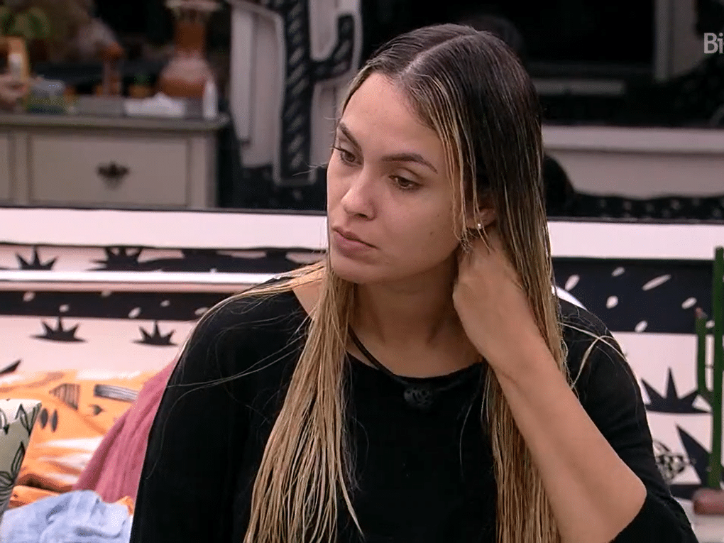 Equipe se manifesta após falas de Sarah sobre preconceito no 'BBB 21'