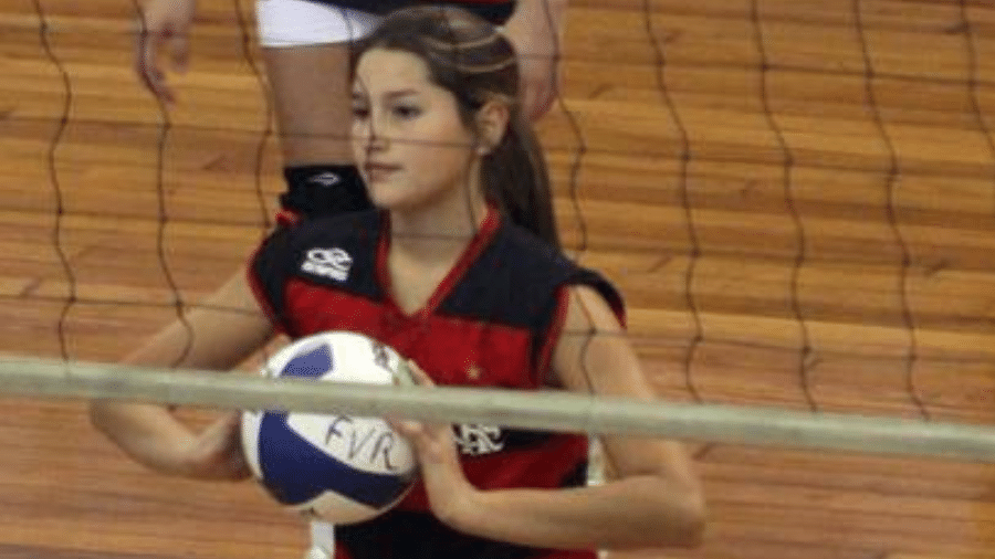 Sasha Meneghel jogou vôlei na categoria de base do Flamengo entre 2011 a 2015