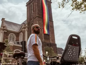 O primeiro memorial para homossexuais vítimas de guerra fica em Amsterdã