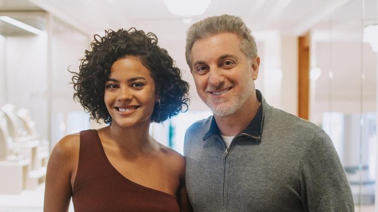 Bella Campos grava Domingão com Huck