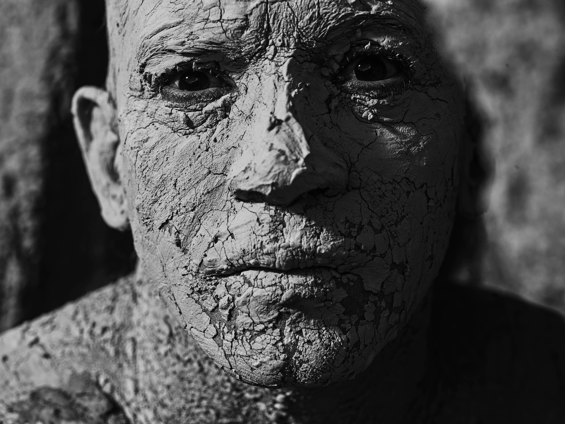 13.nov.2015 - Fotografia de Maurício Nahas parte da exposição "Do Pó da Terra" no Museu Afro, em São Paulo. Na foto, o artesão Amaury Ferreira - Maurício Nahas