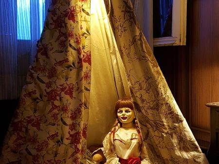 Jovem fica 'possuída' após assistir ao filme Annabelle 2 em cinema do Piauí