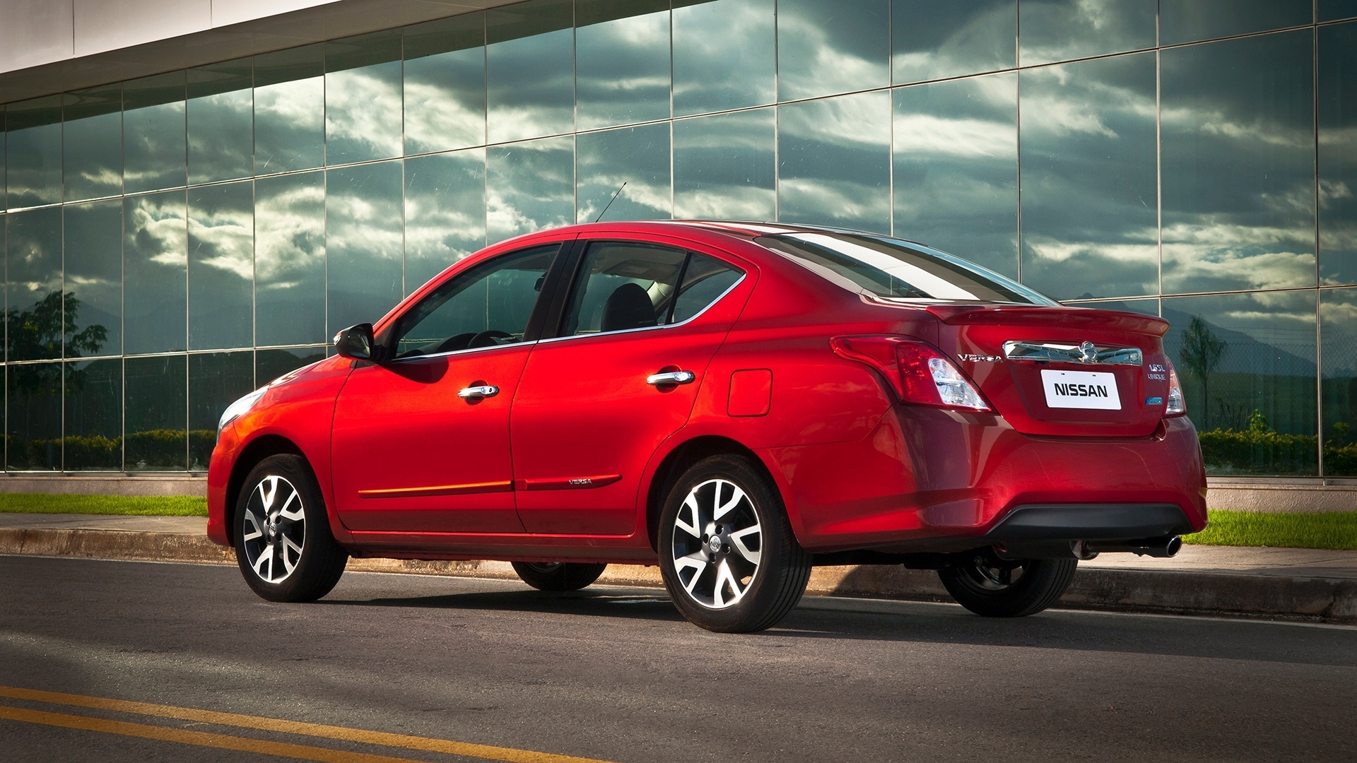 Nissan Versa CVT 2017 - Divulgação