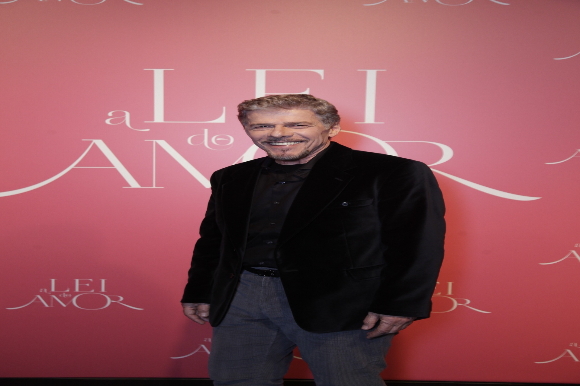 27.set.2016 - José Mayer comparece à festa de lançamento de "A Lei do Amor. O ator interpreta Tião Bezerra, seu primeiro vilão em novelas - Marcos Rosa /Globo