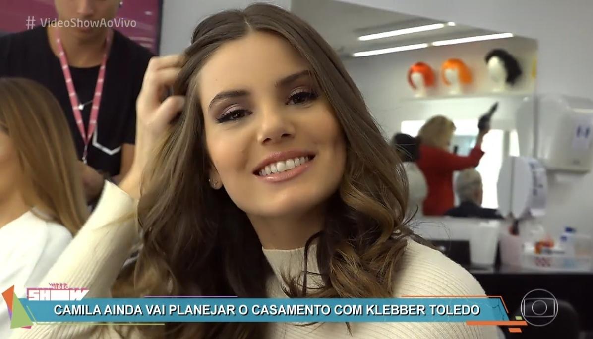 Camila Queiroz fala sobre noivado com Klebber Toledo no "Vídeo Show" - Reprodução/TV Globo