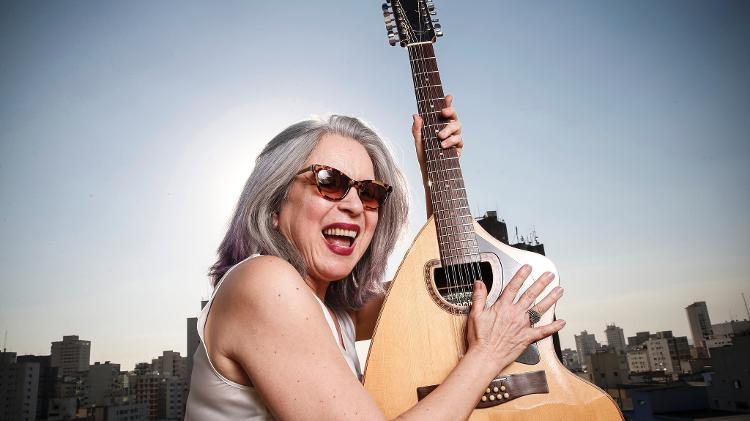 Tetê Espíndola posa para fotos no alto de um prédio no centro de São Paulo para divulgar seu novo álbum "Outro Lugar", o 18º da carreira - Lucas Lima/UOL - Lucas Lima/UOL